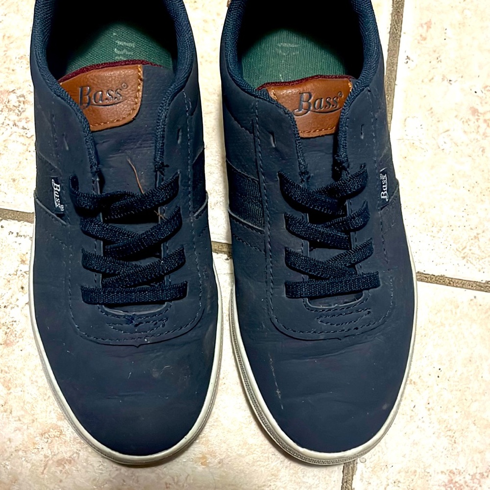 Boys shoes size 6